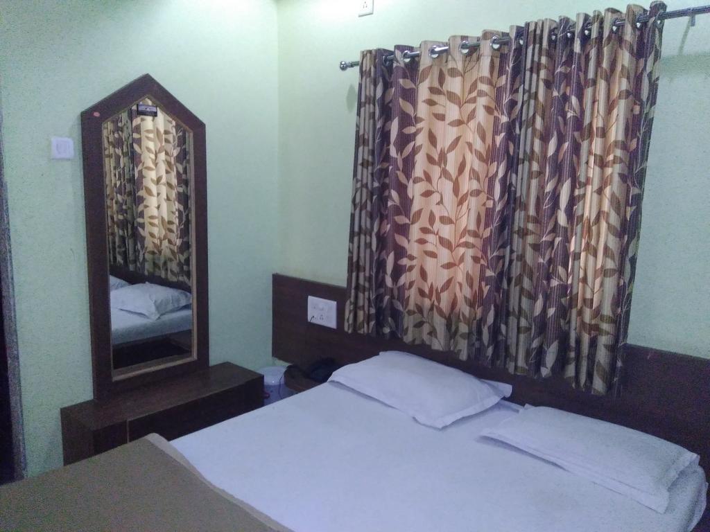 Sri Sai Sannidhi Hotel Shirdi Luaran gambar